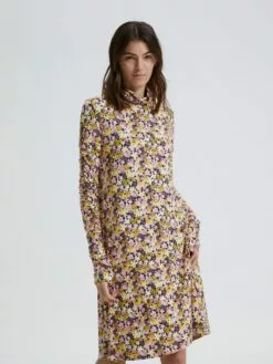 Selected Femme Mekko 'Ottilia' 9 Selected Femme Mekko 'Ottilia' -Selected Femme Myymälä f03538d417631003cc1c6e72f671d543